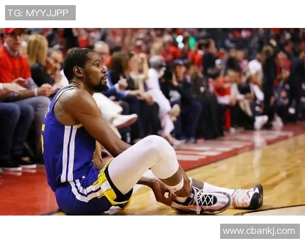 库里今日上脚凯特琳·克拉克的科6专属配色